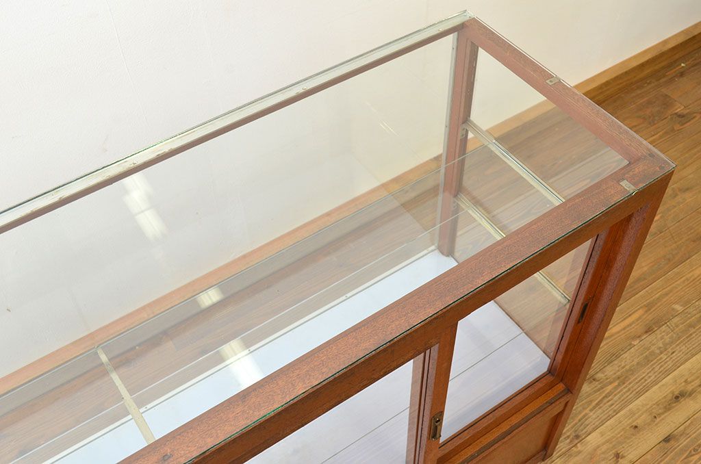 ヴィンテージ家具　古い雑貨屋のビンテージガラスケース(ショーケース)