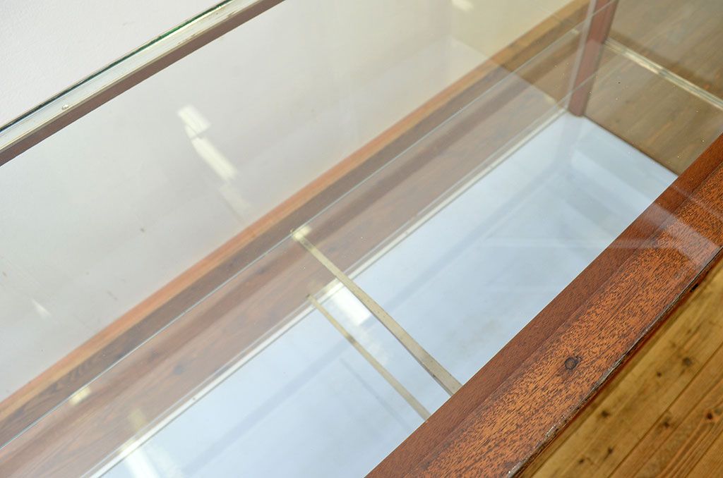 ヴィンテージ家具　古い雑貨屋のビンテージガラスケース(ショーケース)