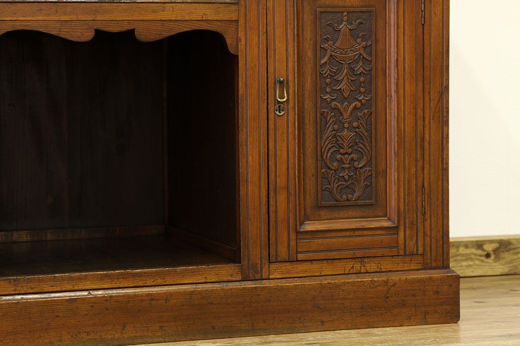 アンティーク家具　大正ロマン　古い洋館の二段重ね日本製アンティークキャビネット