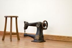アンティーク雑貨　●工業用　シンガーミシン本体(部品取り品、ジャンク)