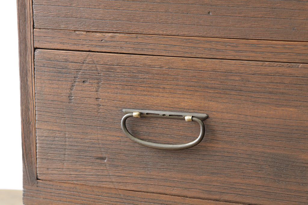 アンティーク家具　☆アンティーク　シンプルなチェスト(箪笥)