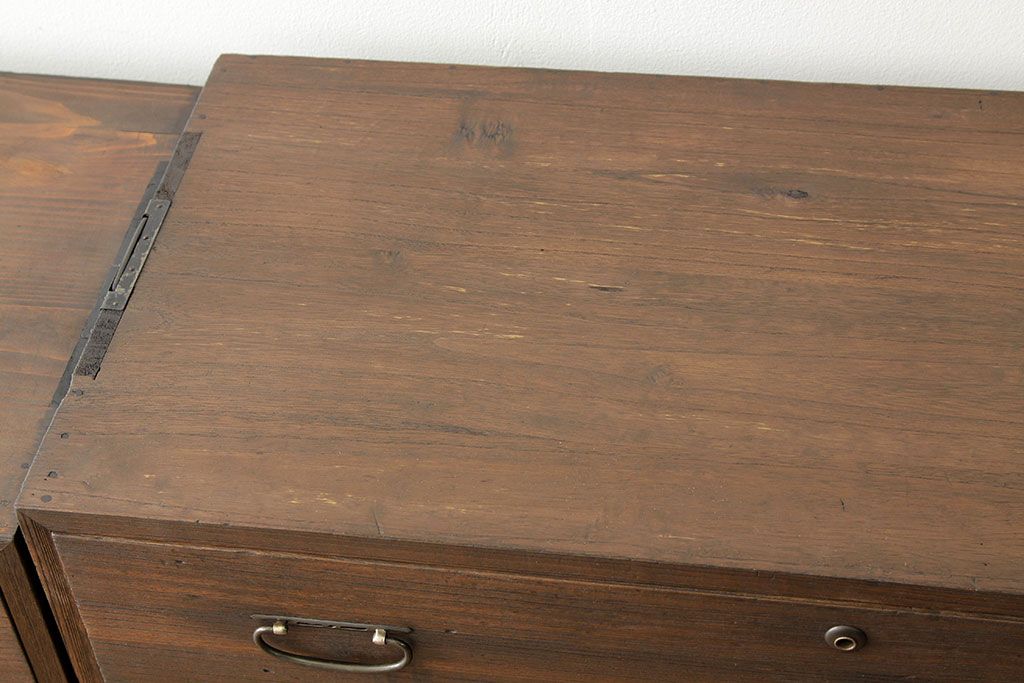アンティーク家具　☆アンティーク　シンプルなチェスト(箪笥)
