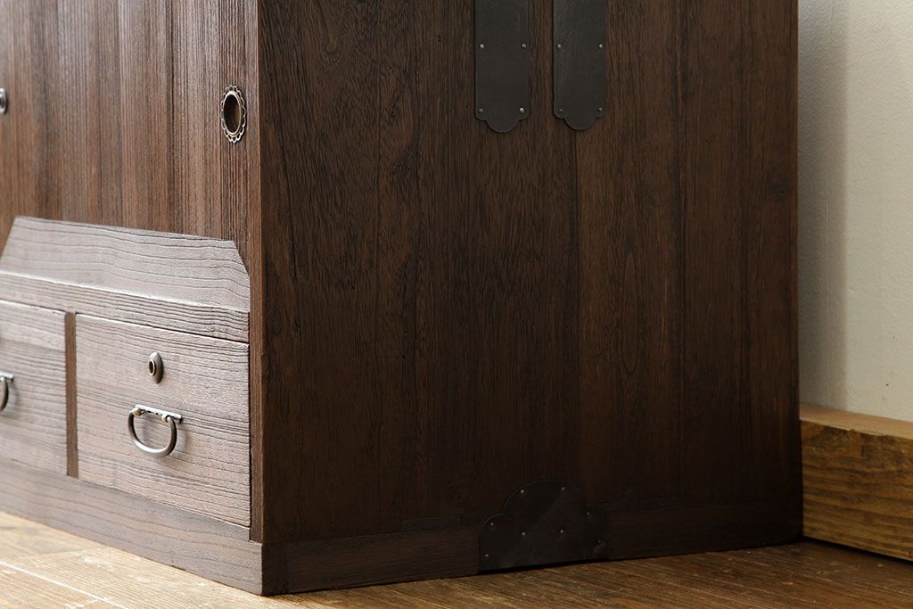 アンティーク家具　シンプルなアンティークローボード(箪笥・タンス)