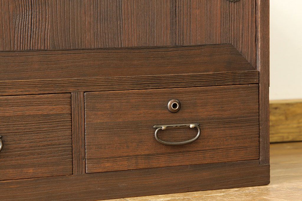 アンティーク家具　シンプルなアンティークローボード(箪笥・タンス)