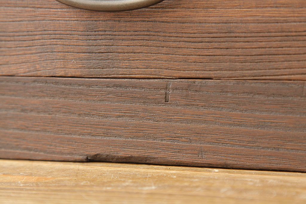 アンティーク家具　シンプルなアンティークローボード(箪笥・タンス)
