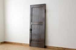 ★アンティーク　総無垢材の作りの良い重厚なドア1枚(扉・建具)