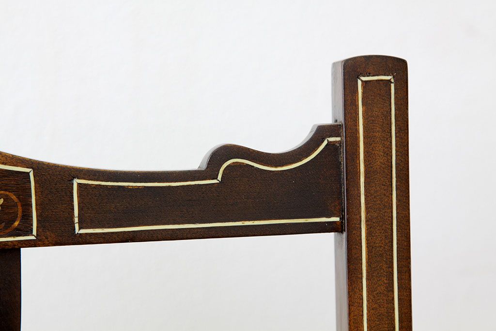 ヴィンテージ家具　イギリスビンテージ　インレイ(象嵌)の素晴らしいセティ(長椅子・ベンチ)