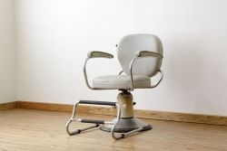 ヴィンテージ家具　イギリスビンテージ　バーバーチェア?椅子(床屋)