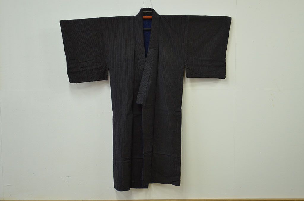 アンティーク雑貨　○古い木綿着物　3点(縦縞、絣　古布材料)