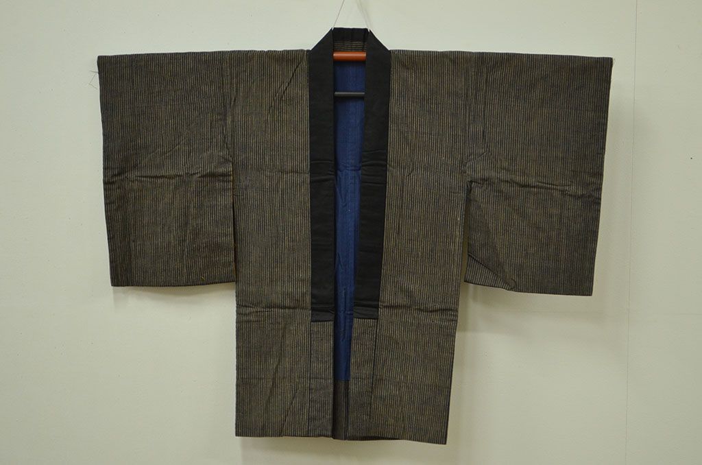 アンティーク雑貨　○古い木綿着物　3点(縦縞、絣　古布材料)