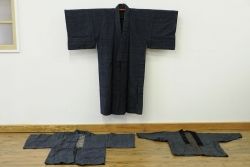 アンティーク雑貨　○古い木綿着物　3点(絣古布材料)