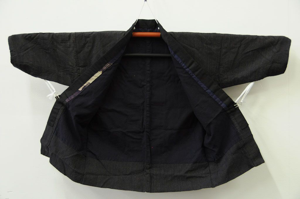 アンティーク家具　○古い木綿着物　4点(絣古布材料)