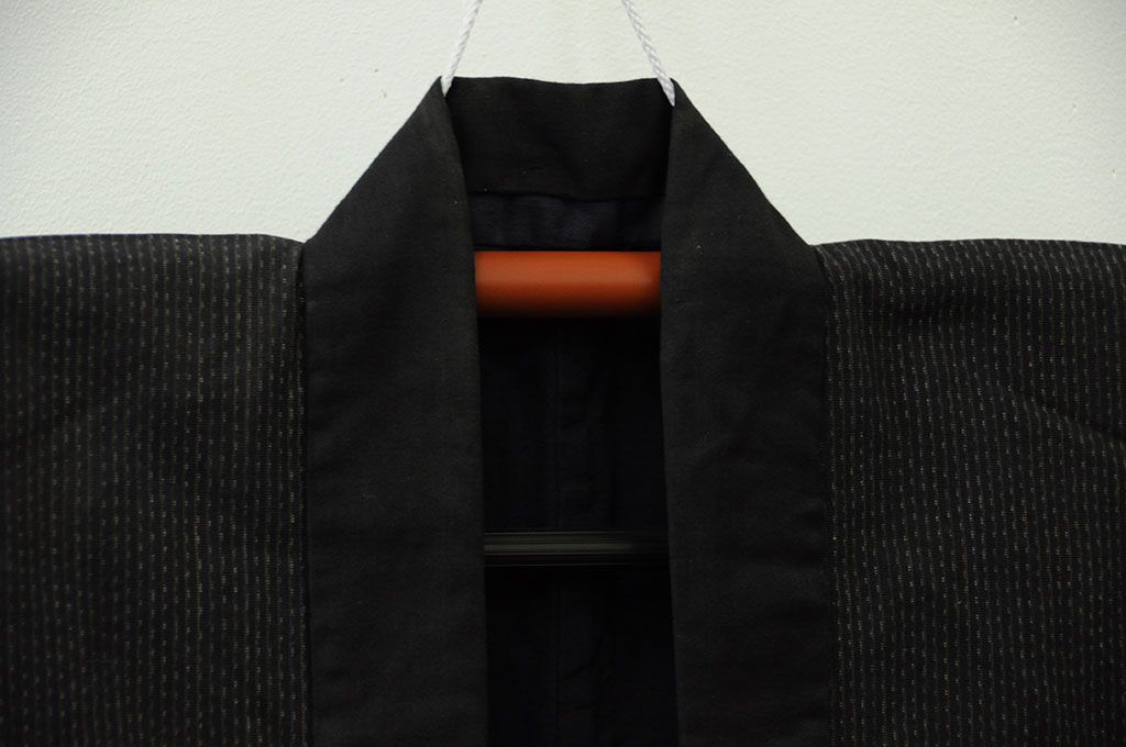 アンティーク家具　○古い木綿着物　4点(絣古布材料)