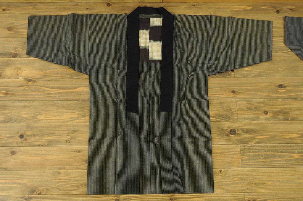 アンティーク家具　○古い木綿着物　4点(絣古布材料)