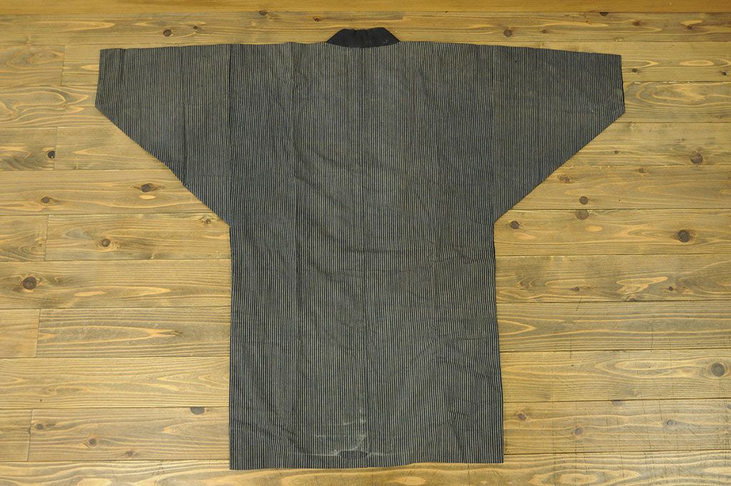 アンティーク家具　○古い木綿着物　4点(絣古布材料)