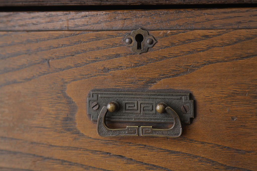アンティーク家具　栗材使用　特別注文品造りの両面引き出し棚付カウンターテーブル(作業台)