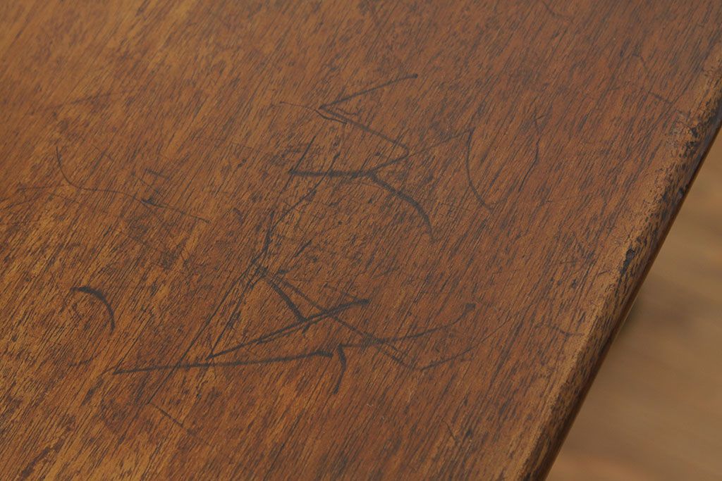 アンティーク家具　イギリスアンティーク チルトアップ カフェテーブル(コーヒーテーブル、サイドテーブル)