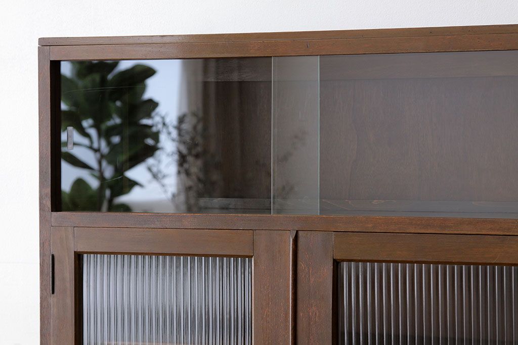アンティーク家具　古い木のモールガラス入り本箱(ブックケース・収納棚)