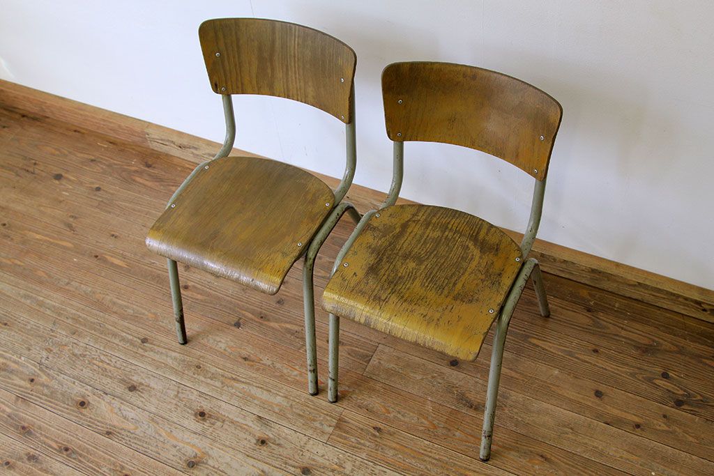 ヴィンテージ家具　イギリスビンテージ　スクールパイプチェア2脚セットスタッキング椅子