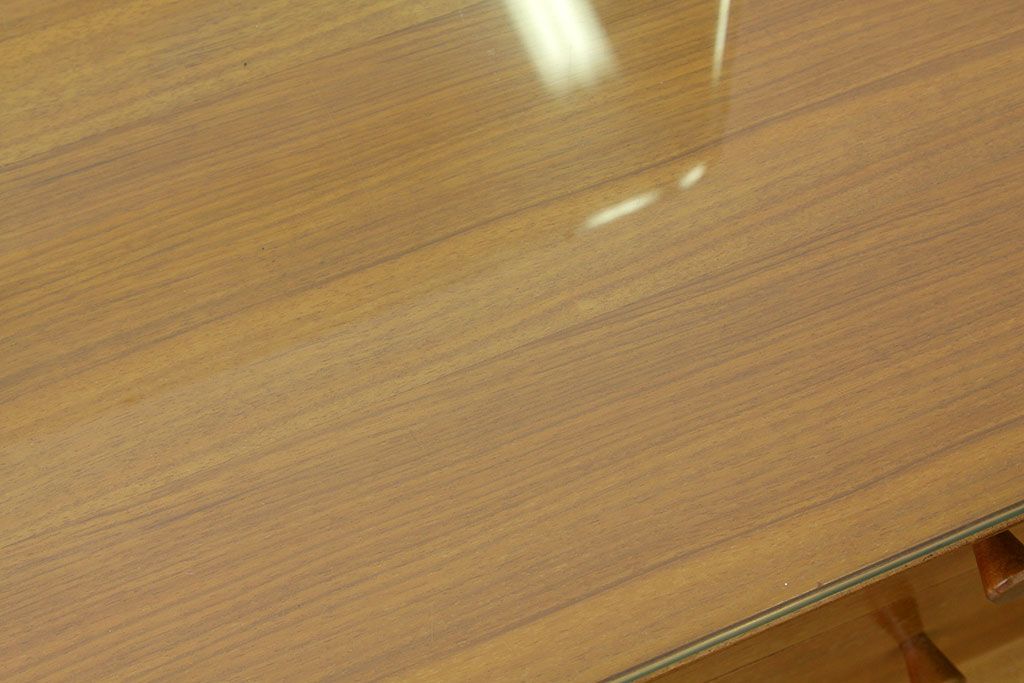 アンティーク家具 北欧1960年代ミッドセンチュリー ドレッサー アンティーク家具 北欧1960年代ミッドセンチュリー ドレッサー