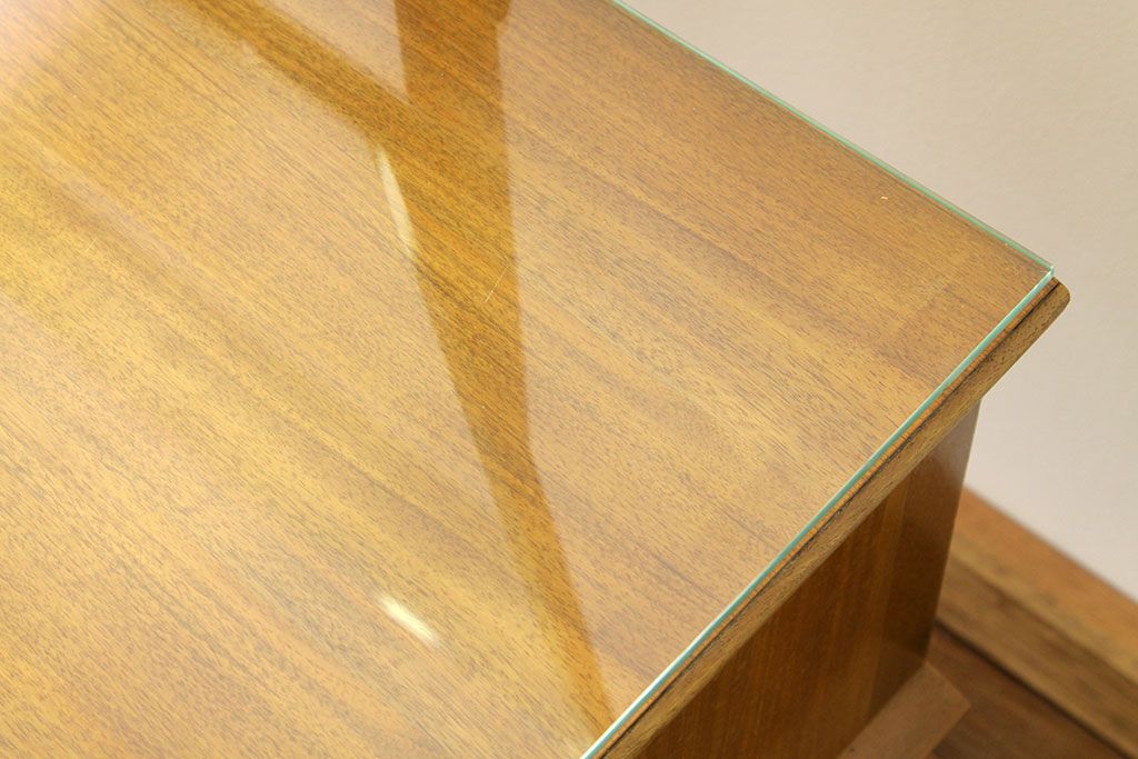 アンティーク家具 北欧1960年代ミッドセンチュリー ドレッサー アンティーク家具 北欧1960年代ミッドセンチュリー ドレッサー