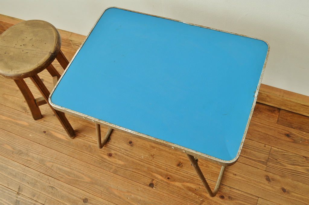 レトロ家具 昭和レトロ 鉄脚の折り畳みテーブル(鉄足、机、在宅ワーク