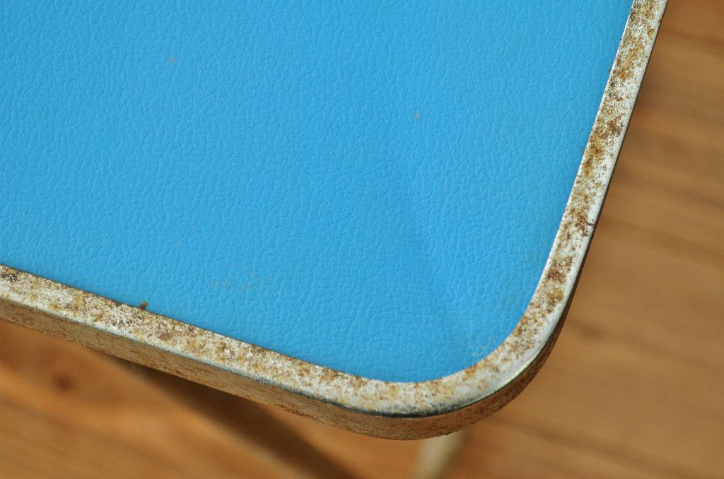 レトロ家具　昭和レトロ 鉄脚の折り畳みテーブル(鉄足、机、在宅ワーク、在宅用テーブル、作業台、デスク、アイアン)
