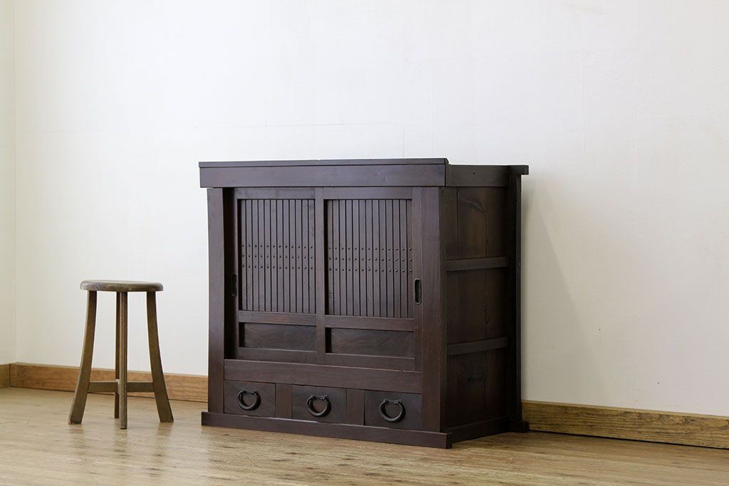 アンティーク家具　古民具・骨董　シックな三尺近江水屋箪笥(サイドボード)?