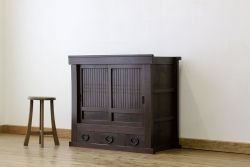 アンティーク家具　古民具・骨董　シックな三尺近江水屋箪笥(サイドボード)?