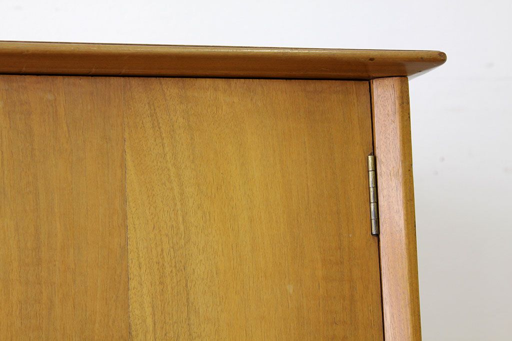アンティーク家具　北欧 1960年代 ワードローブ ミッドセンチュリー (洋服箪笥、洋服タンス)