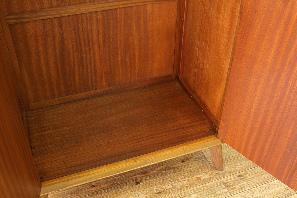 アンティーク家具　北欧 1960年代 ワードローブ ミッドセンチュリー (洋服箪笥、洋服タンス)