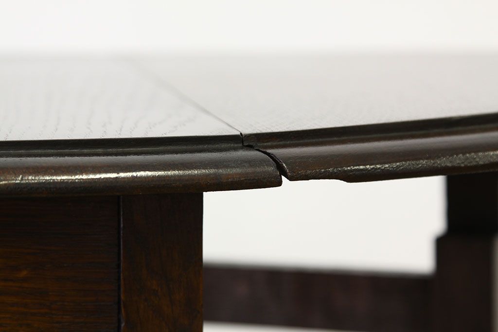 アンティーク家具　イギリスアンティーク　小ぶりなゲートレッグテーブル(ツイストレッグバタフライ)