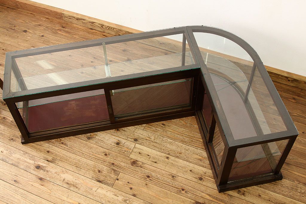 アンティーク家具　アンティーク 古いタバコ屋の重厚なR型ガラスケース(ショーケース)