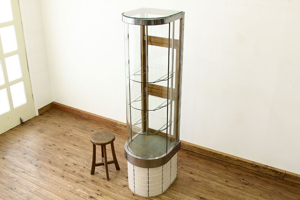 レトロ家具　昭和レトロ 珍品 縦型タイル貼りRガラスケース(ショーケース)