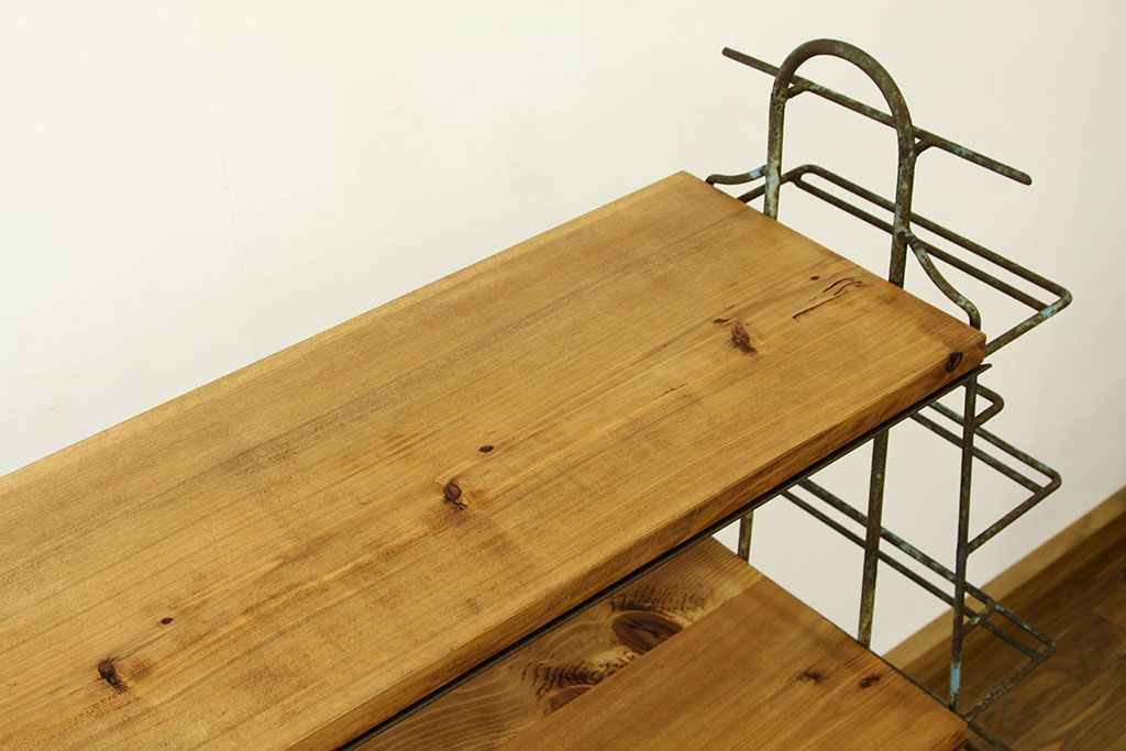 レトロ家具　昭和レトロ　古い商店のアイアン飾り棚(陳列棚)