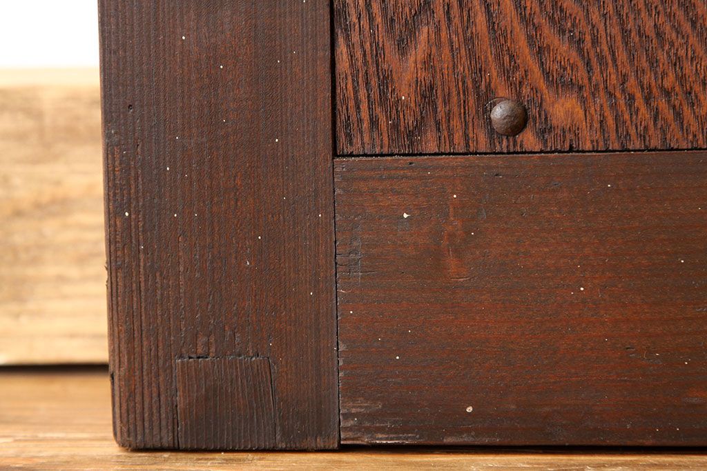 昭和レトロ　古い木の希少な六角ノブ付きドア?(扉)