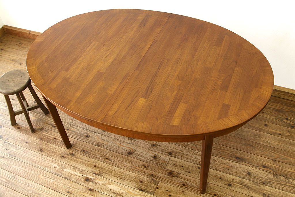 ヴィンテージ家具　北欧ビンテージオーバルエクステンションテーブル1960年代ミッドセンチュリー