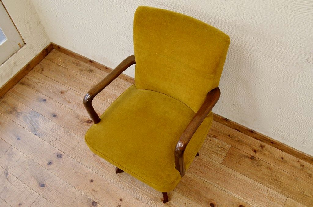 アンティーク家具　とてもきれいな回転椅子(アームチェア)