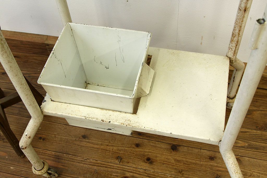 ヴィンテージ家具　希少イギリスビンテージアイアンキャビネット(ケビントガラスケース)(医療棚)