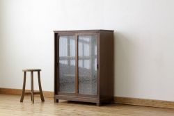 アンティーク家具　アンティーク古い無垢板の結霜ガラスの下駄箱(収納棚)