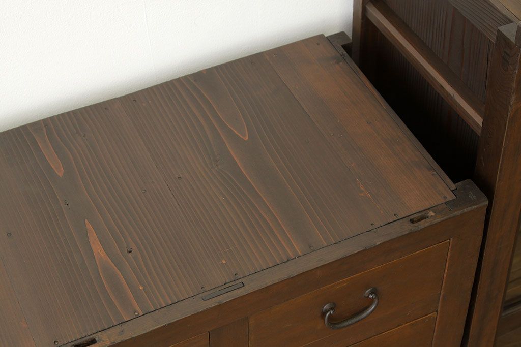 アンティーク家具　アンティーク　シックな無垢材12杯引き出し重ね収納棚(食器棚)
