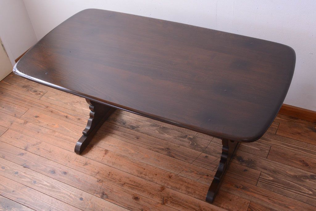 アンティーク家具　イギリスERCOL(アーコール)　ウィンザーシリーズ　ダイニングテーブル