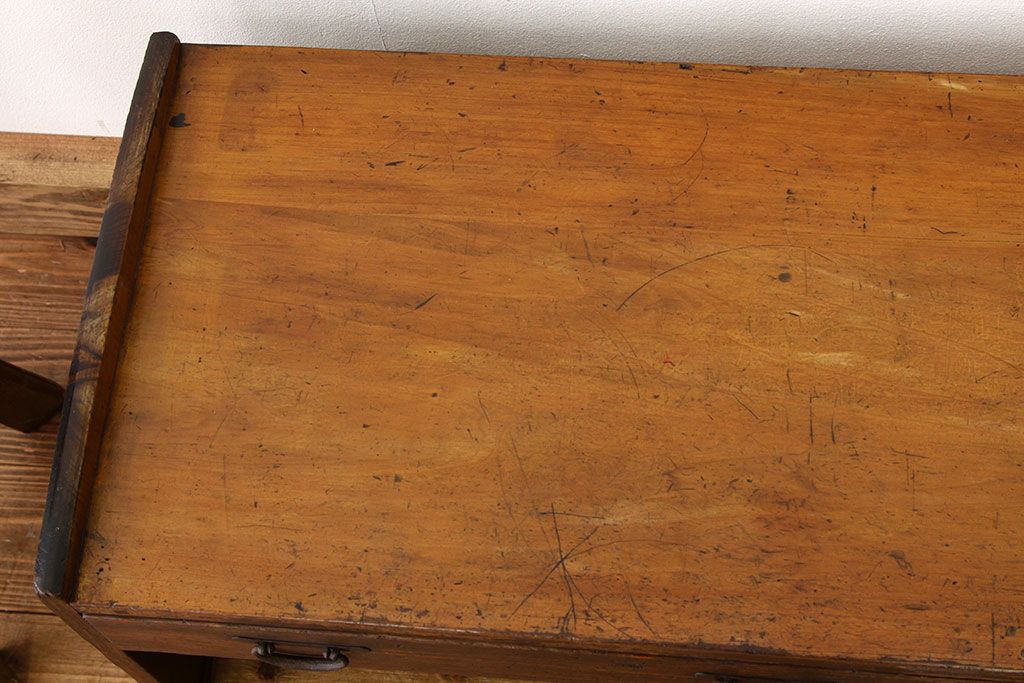 レトロ家具　昭和レトロ　古い木の使い込まれた文机(テーブル)