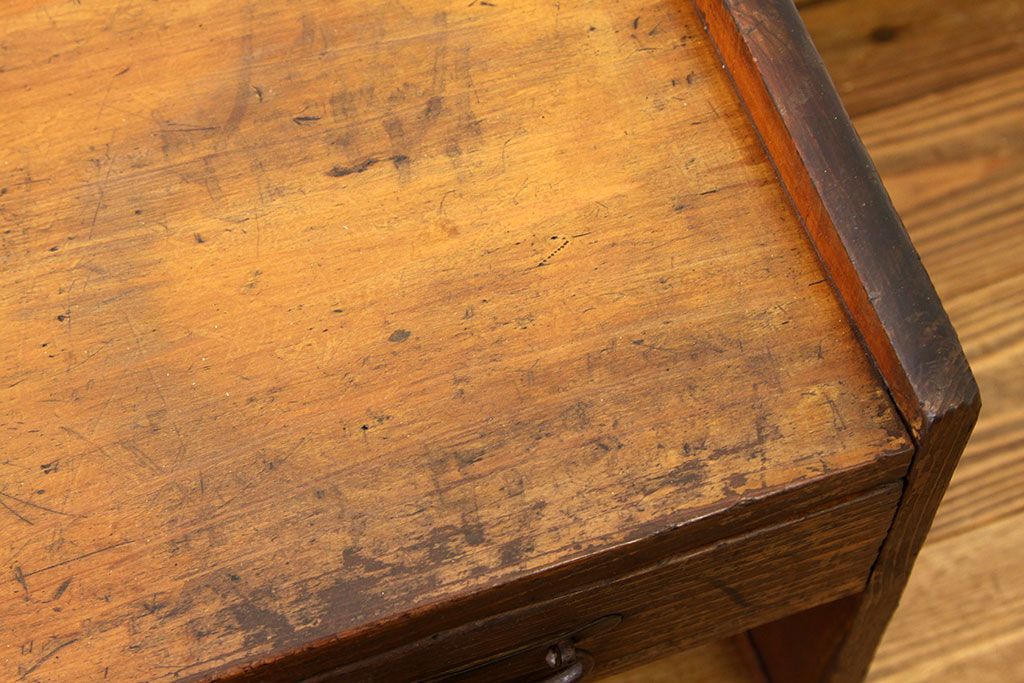 レトロ家具　昭和レトロ　古い木の使い込まれた文机(テーブル)