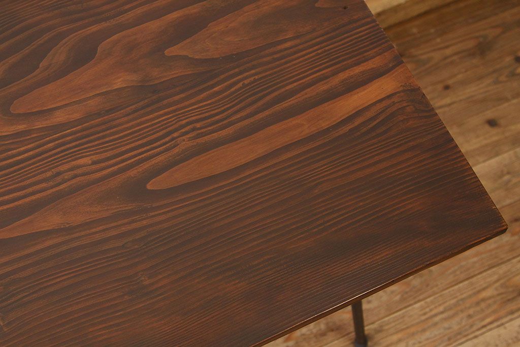 アンティーク家具　アンティーク　天板無垢板の鉄脚テーブル(1)
