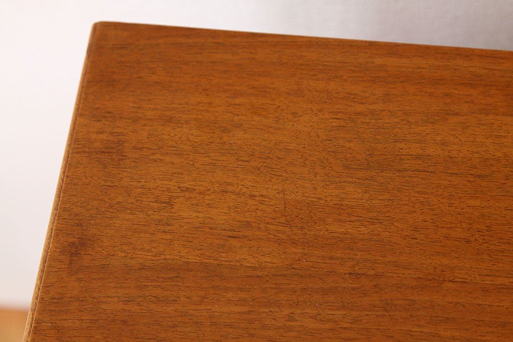 ヴィンテージ家具　北欧ビンテージ1960年代スモールキャビネット(収納棚)ミッドセンチュリー