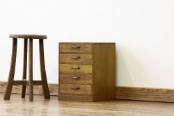 レトロ家具　昭和レトロ　古い木のシンプルな4杯小引き出し(アンティーク)