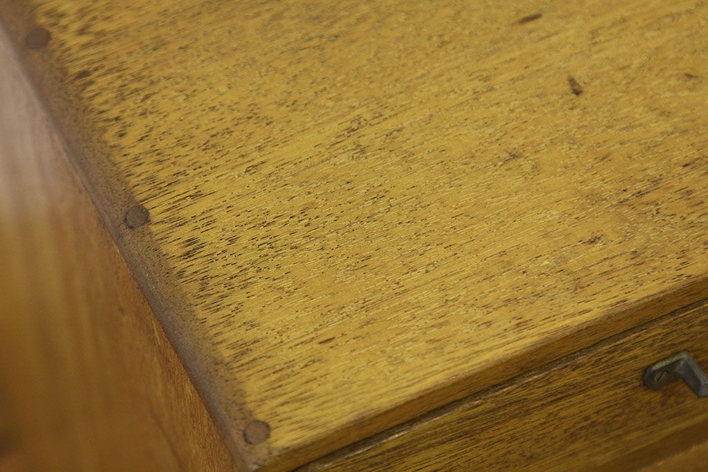 レトロ家具　昭和レトロ　古い木のシンプルな4杯小引き出し(アンティーク)