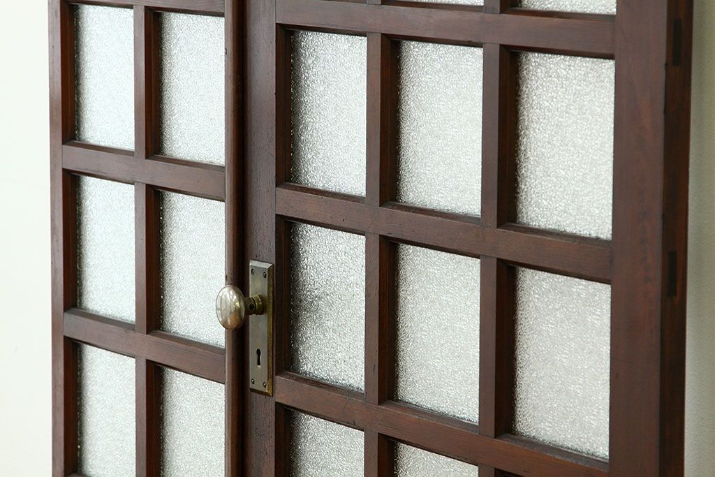 アンティーク　両開き　重厚な枡目格子ダイヤガラスの親子ドアセット(扉・建具)