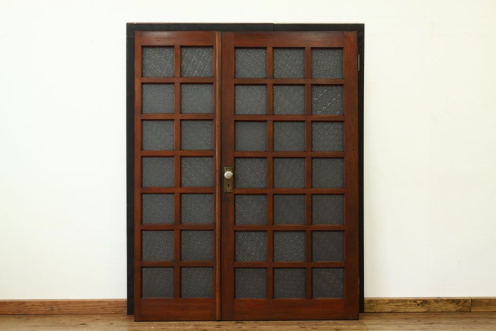 アンティーク　両開き　重厚な枡目格子ダイヤガラスの親子ドアセット(扉・建具)